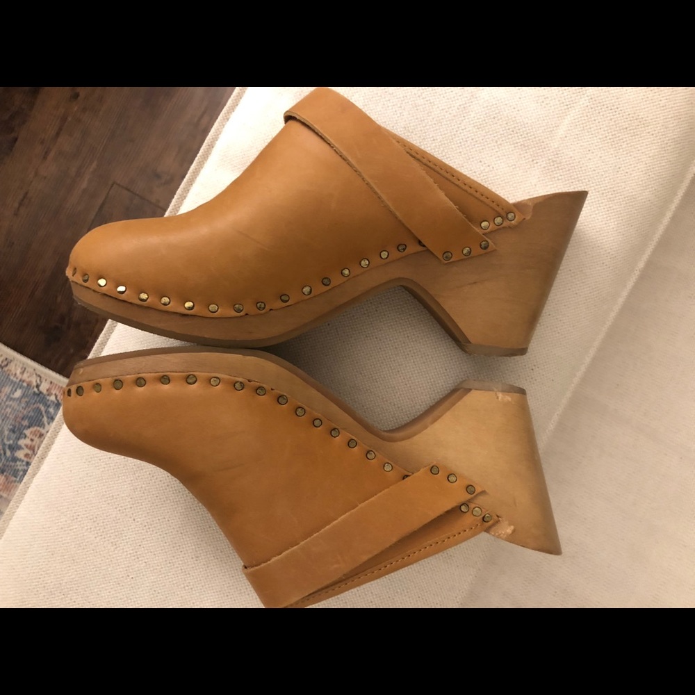 TAN Isabel Marant Clogs EUC
